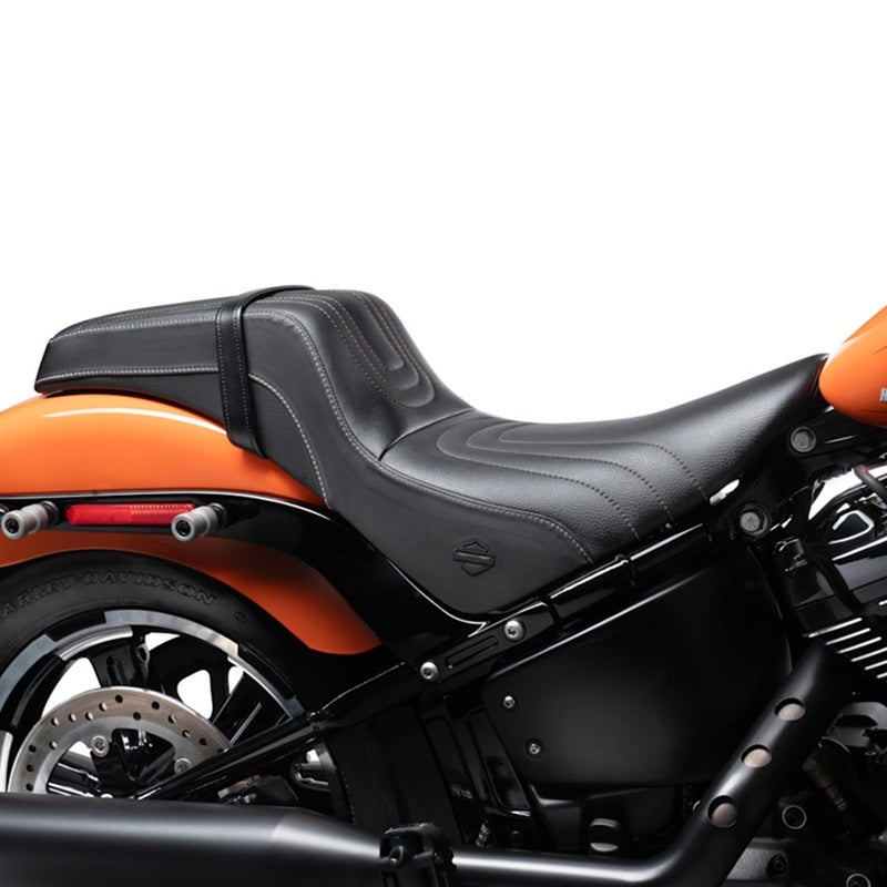 スイッチバックシート-レッドステッチ